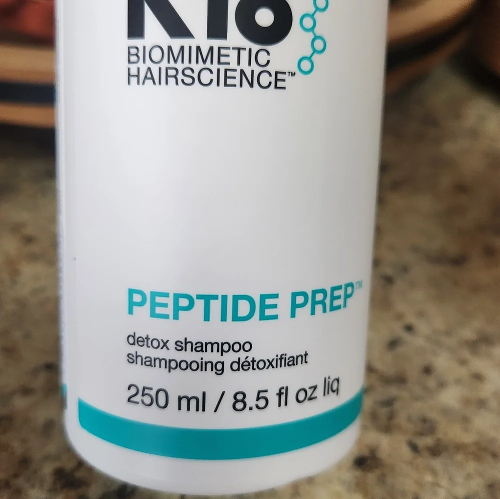 NEW K18 Peptide Prep Detox Shampoo 8.5 fl. oz. - Picture 2 of 3